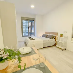 https://estudio-en-2-aceras-by-life-in-malaga.1costadelsol.com